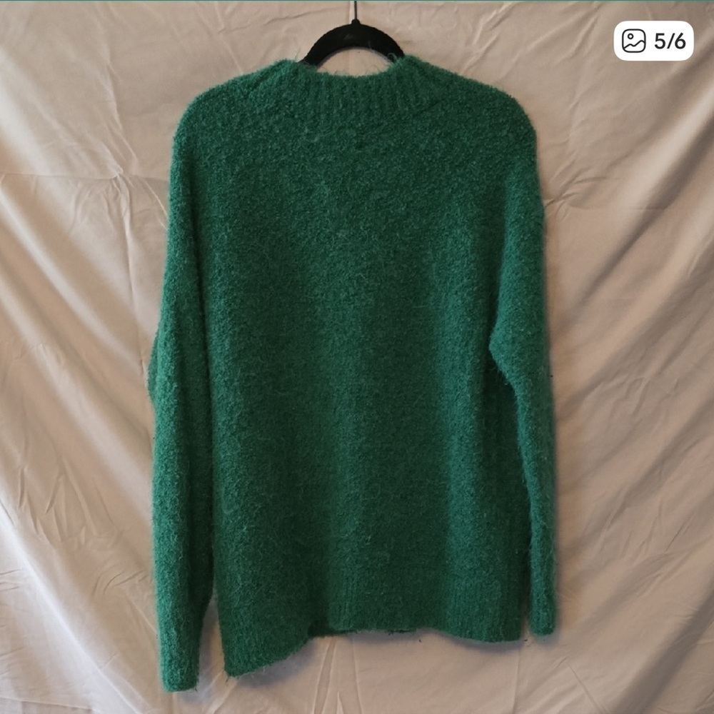 Aerie Green V-Neck Sweater Size M - Picture 4 of 5
